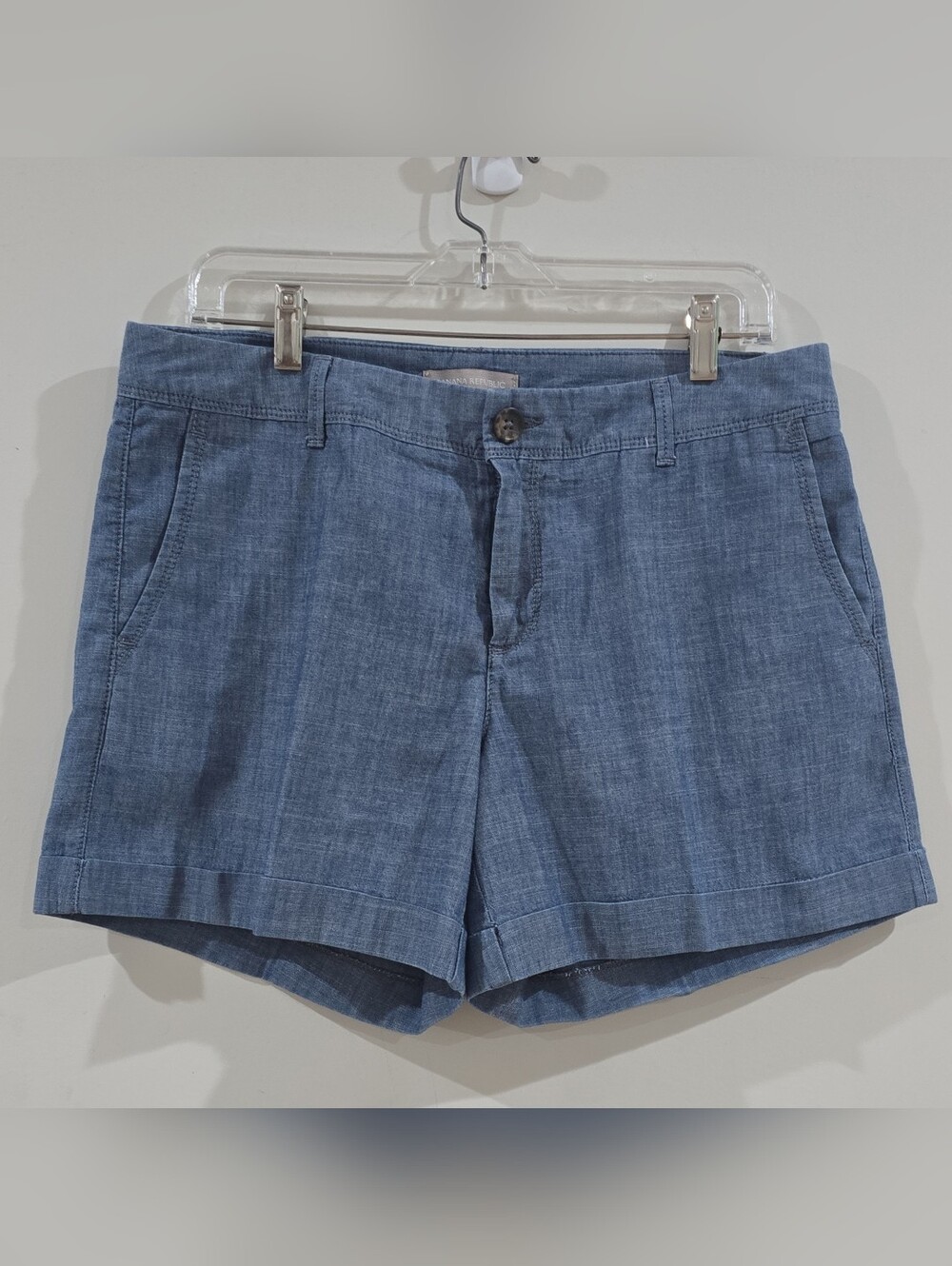 Cute Banana Republic Women's Blue Chambray Chino Shorts Mid Rise Pockets Sz 10